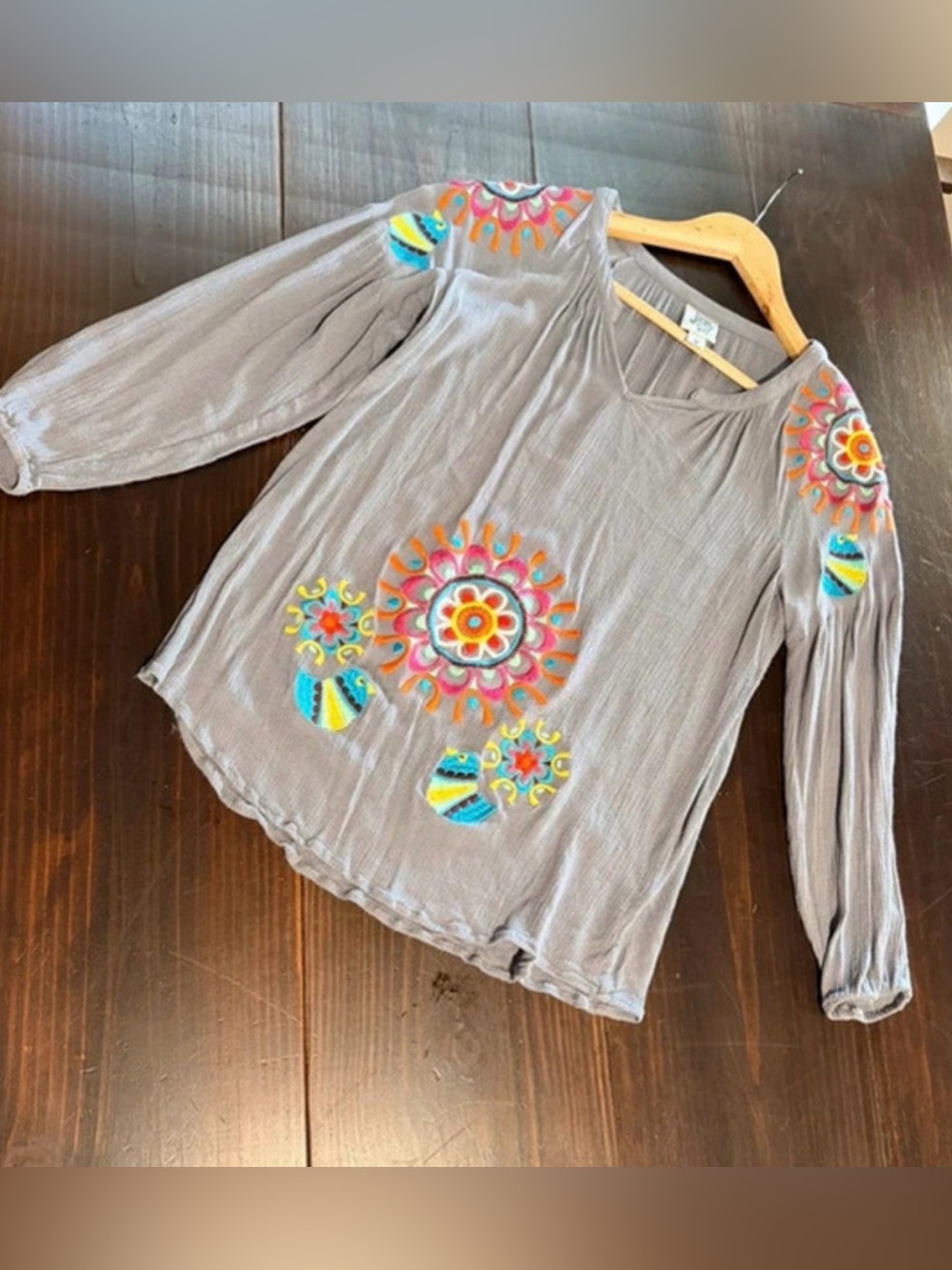 Ivy Jane Embroidered Top Size Small